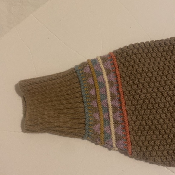 Vintage London Fog V neck cable knit sweater - Picture 3 of 9